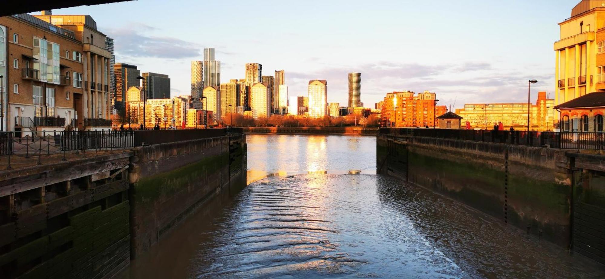 Riverside 1Br With Easy Transport 20Min To City Centre 런던 외부 사진